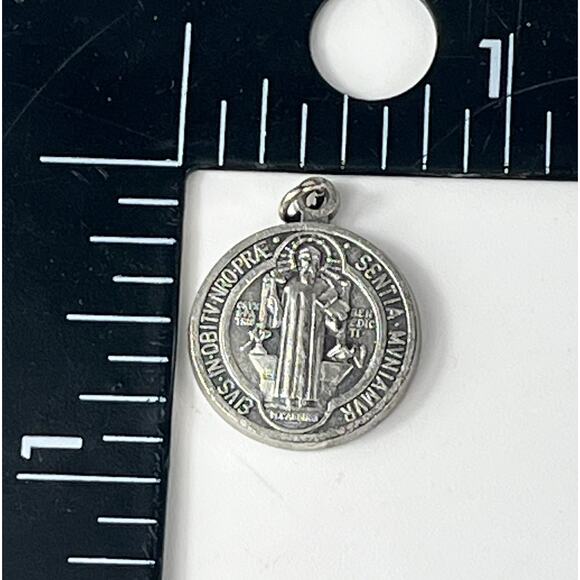 Vtg Patron Saint Benedict Medal Pendant Charm Catholic Symbol Religious Sacred - Picture 4 of 4